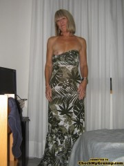 Smashing looking mature chick seducing a waiter into sizzling hot quickie